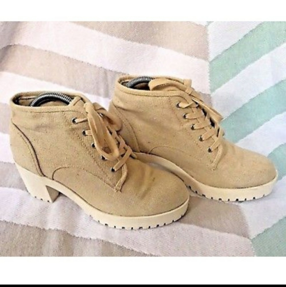 NWOT Zara Cream Tan Booties Size 8